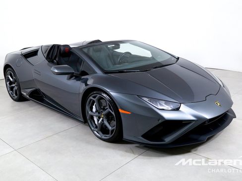 Used 2023 Lamborghini Huracan EVO RWD image 4