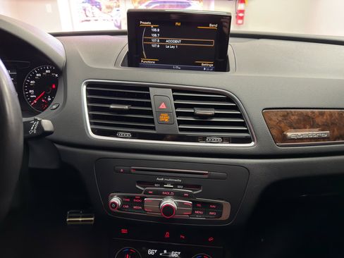 Used 2017 Audi Q3 2.0T Prestige w/ Prestige Package image 19