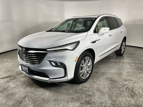 Certified 2022 Buick Enclave Premium w/ Experience Buick Package image 4
