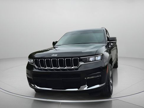 Used 2024 Jeep Grand Cherokee L Limited image 8