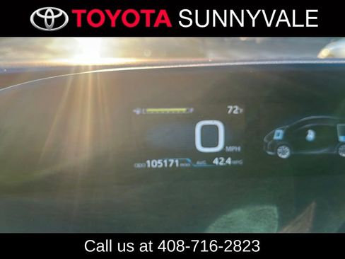 Used 2017 Toyota Prius Two FWD image 3