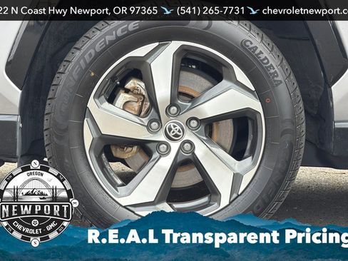 Used 2022 Toyota RAV4 SE w/ Weather & Moonroof Package AWD/4WD image 25