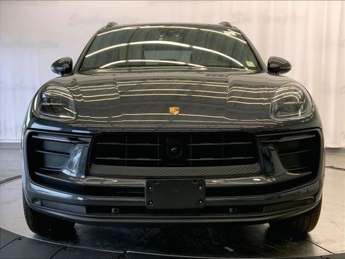 Certified 2024 Porsche Macan AWD/4WD image 10