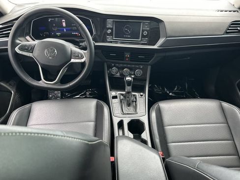 Used 2022 Volkswagen Jetta SE w/ Panoramic Sunroof Package FWD image 31