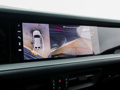 Certified 2024 Porsche Cayenne image 19