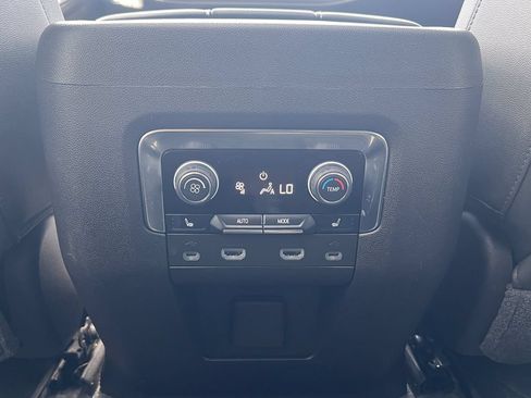 Used 2021 Chevrolet Suburban Premier AWD/4WD image 36
