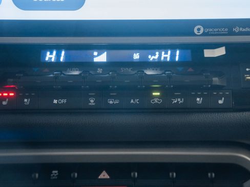 Used 2023 Toyota Tundra Limited w/ Power Package image 30