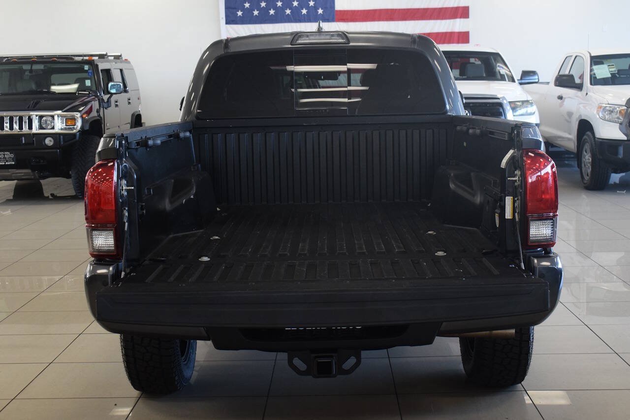 Used 2019 Toyota Tacoma TRD Sport w/ Technology Package AWD/4WD image 18