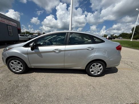 Used 2012 Ford Fiesta SE w/ Super Fuel Economy Pkg FWD image 9