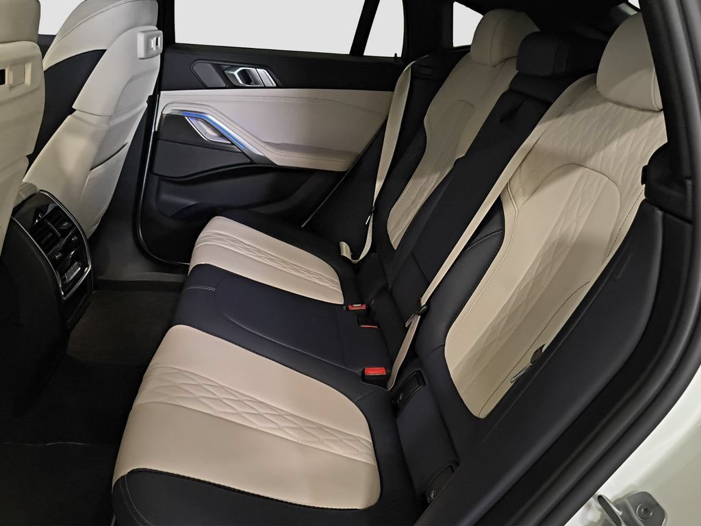 Used 2021 BMW X6 M50i AWD/4WD image 10