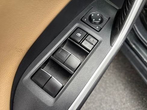 Used 2021 Toyota RAV4 Limited image 23