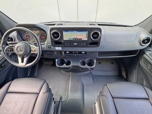 Used 2020 Mercedes-Benz Sprinter 2500 w/ Premium Plus Package image 13