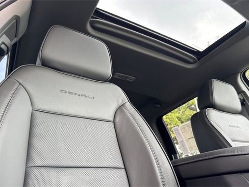 New 2026 GMC Sierra 2500 Denali w/ Denali Reserve Package image 18
