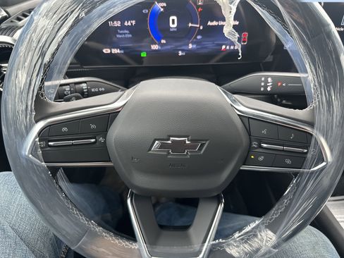 New 2025 Chevrolet Blazer EV LT image 32