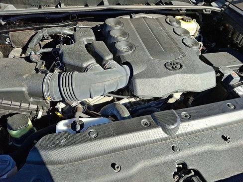 Used 2013 Toyota 4Runner SR5 w/ Convenience Pkg image 28