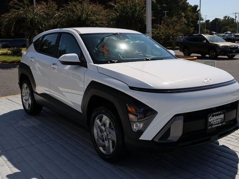 Used 2024 Hyundai Kona SE image 7