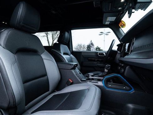 Used 2024 Ford Bronco Black Diamond image 17