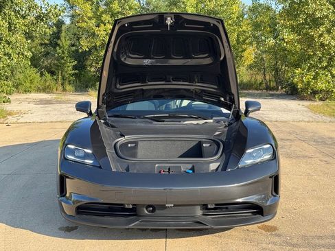 Used 2025 Porsche Taycan RWD image 8