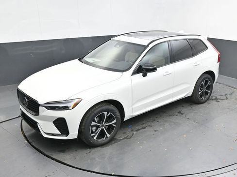 New 2026 Volvo XC60 B5 Core AWD/4WD image 23