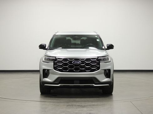 Used 2025 Ford Explorer Platinum w/ Ultimate Package image 3