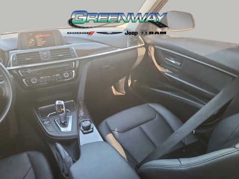 Used 2016 BMW 320i Sedan image 13