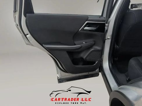 Used 2022 Mitsubishi Outlander ES FWD image 13