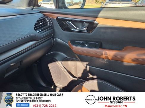 Used 2025 Subaru Forester Touring w/ Popular Package - Touring image 8