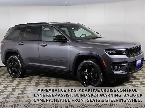 Used 2023 Jeep Grand Cherokee Altitude image 1