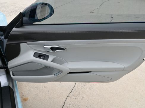 Used 2015 Porsche 911 Turbo image 42