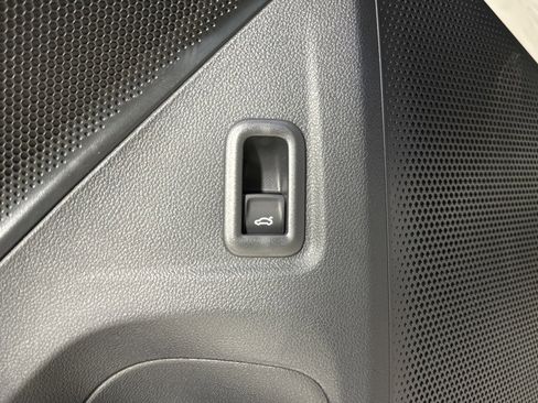 New 2026 Volkswagen Tiguan SE R-Line image 15