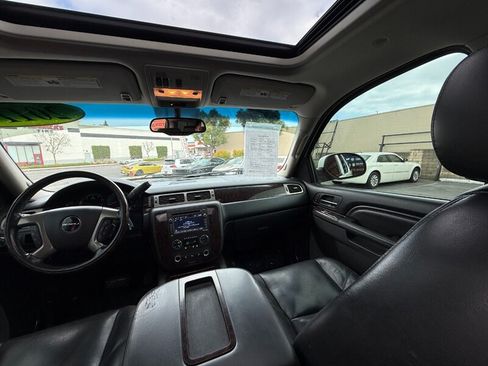 Used 2011 GMC Yukon Denali AWD/4WD image 32