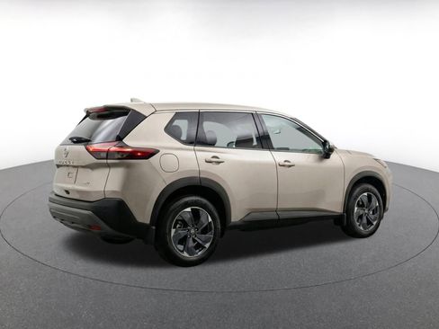 Used 2025 Nissan Rogue SV AWD/4WD image 11