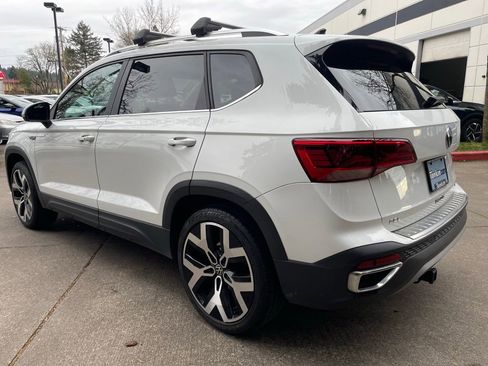 Used 2023 Volkswagen Taos SEL image 5