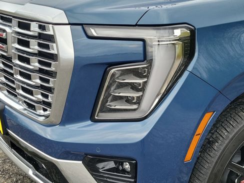 New 2026 GMC Yukon XL Denali w/ Sun & Power Step Package AWD/4WD image 14