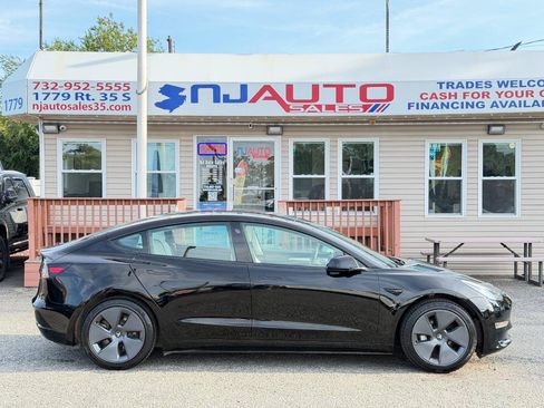 Used 2022 Tesla Model 3 Long Range AWD/4WD image 3