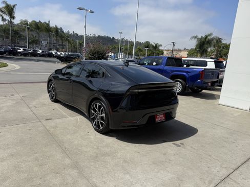 Certified 2025 Toyota Prius Plug-In Hybrid image 23