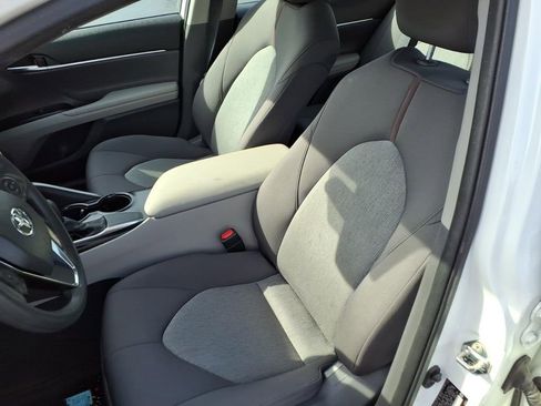 Used 2020 Toyota Camry LE image 14