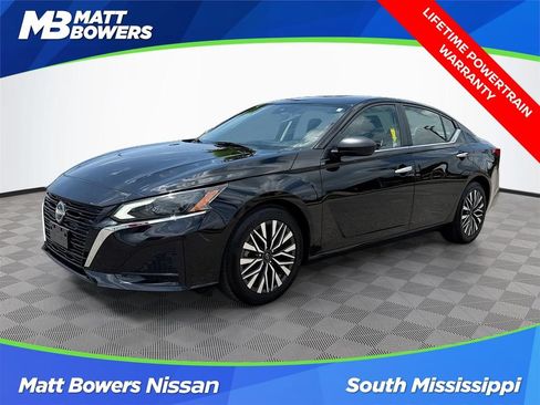Used 2024 Nissan Altima 2.5 SV FWD image 1