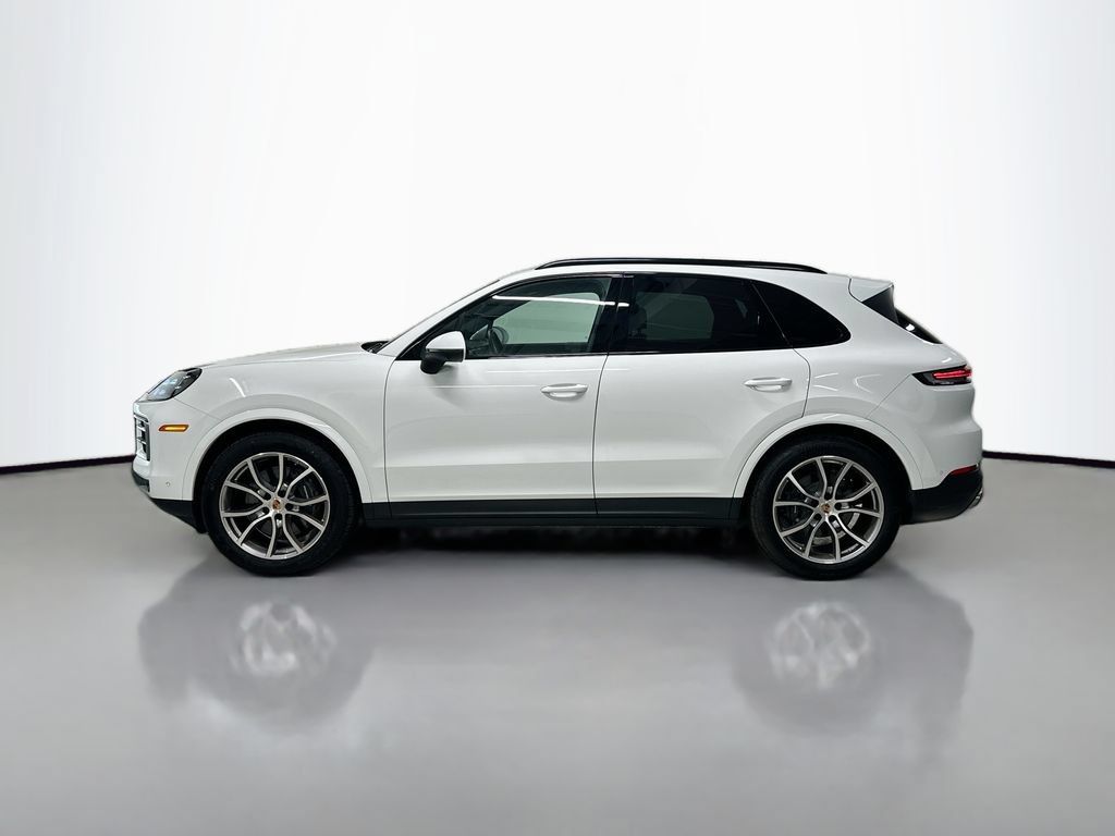 Certified 2025 Porsche Cayenne AWD/4WD image 2