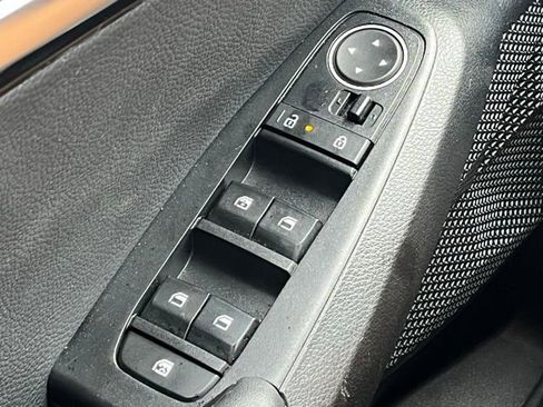 Certified 2025 Kia Seltos S image 34