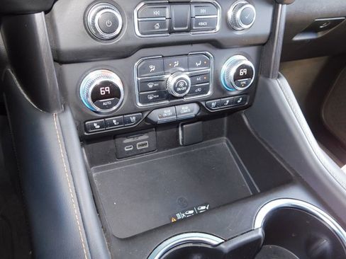 Used 2021 GMC Yukon XL AT4 w/ AT4 Premium Plus Package AWD/4WD image 48