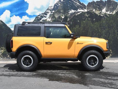 Used 2022 Ford Bronco Badlands w/ Sasquatch Package AWD/4WD image 2