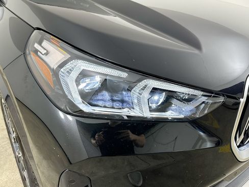 Used 2024 BMW X1 xDrive28i w/ Convenience Package AWD/4WD image 9