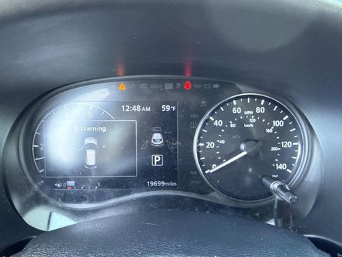 Used 2024 Nissan Kicks SV image 28