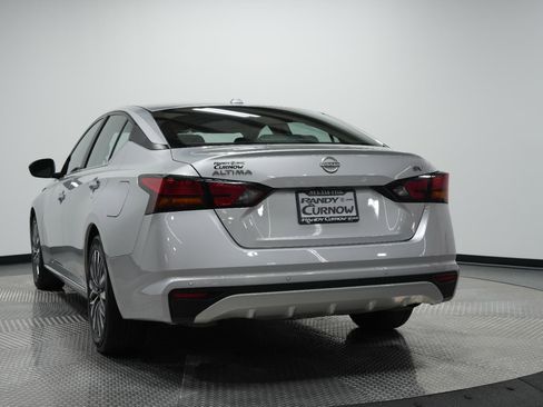Used 2024 Nissan Altima 2.5 SV image 6