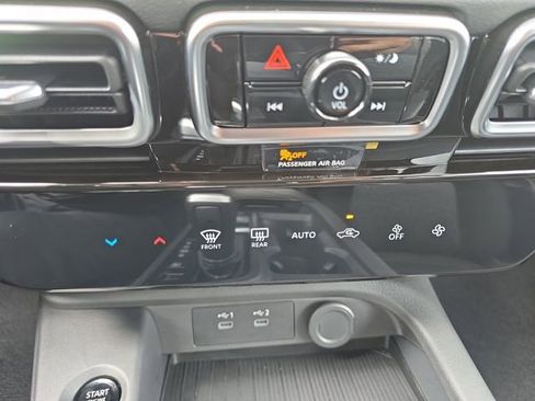 New 2026 Nissan Sentra SV FWD image 4