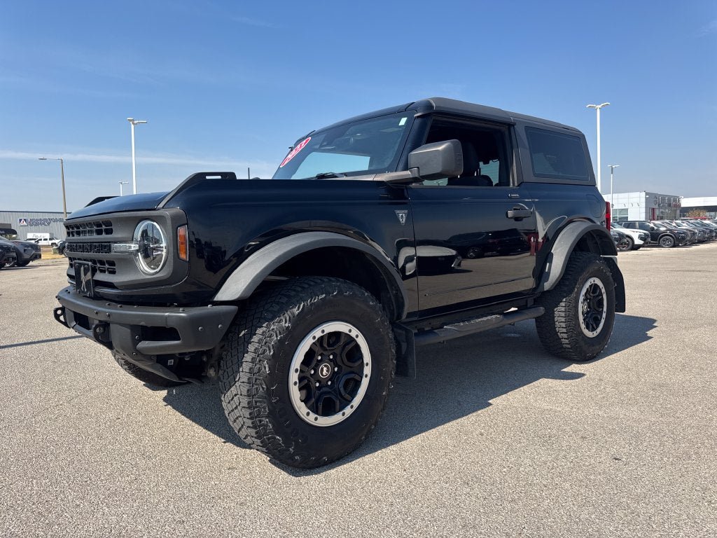 Used 2023 Ford Bronco 2-Door w/ Sasquatch Package AWD/4WD image 2