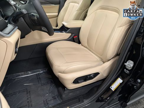 Used 2025 Jeep Grand Cherokee Limited AWD/4WD image 11
