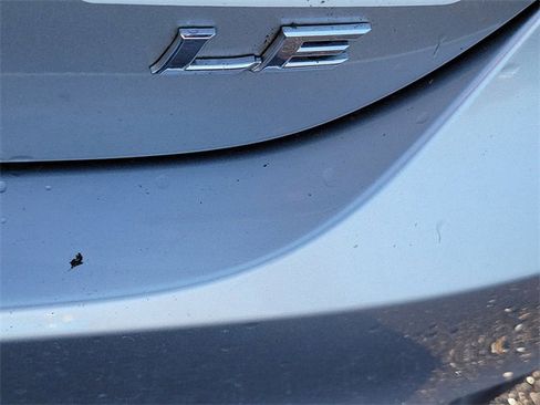 Used 2018 Toyota Camry LE image 27