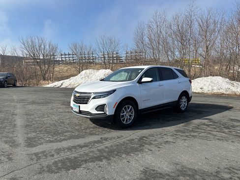 Used 2022 Chevrolet Equinox LT image 3